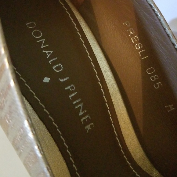 Shoes - Picture 2 of 4